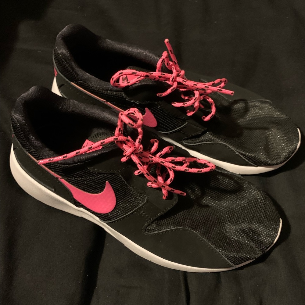 brand new womens nike roshie trainers